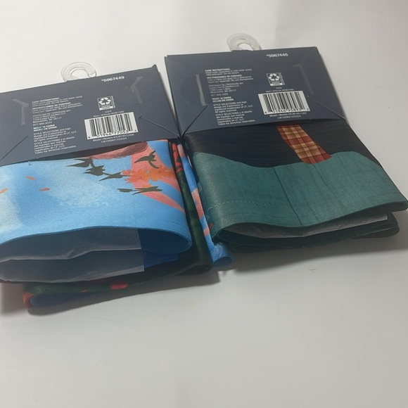 Fall Garden Flag QTY 2  Dog Fall Deer Multicolor 12.5 inch by 18 inches - Picture 8 of 8